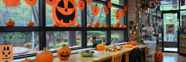 Fall Classroom Decor Ideas for Teachers 10 Budget-Friendly & Creative Options Fall Classroom Decor Ideas for Teachers 10 Budget-Friendly & Creative Options